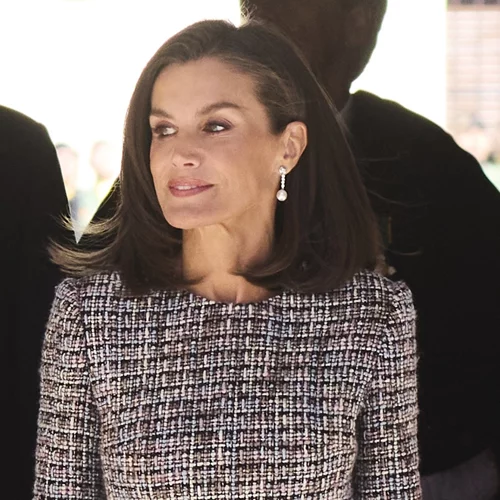 Η Βασίλισσα Letizia στο Παρίσι | Το french - inspired χτένισμά της που αναδεικνύει κάθε summer dress