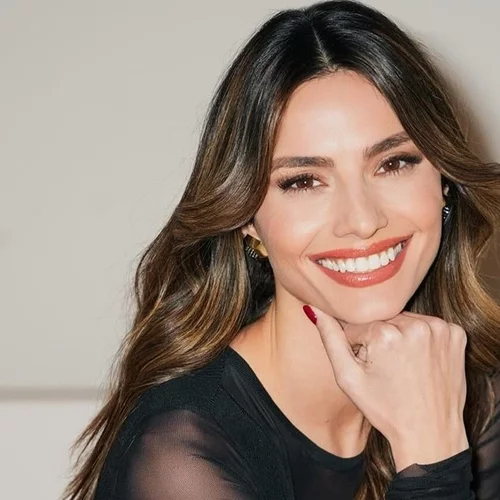 Ηλιάνα Παπαγεωργίου | Αυτή η τεχνική στο κούρεμα χαρίζει άφθονο όγκο και κίνηση ακόμα και στα πιο λεπτά μαλλιά