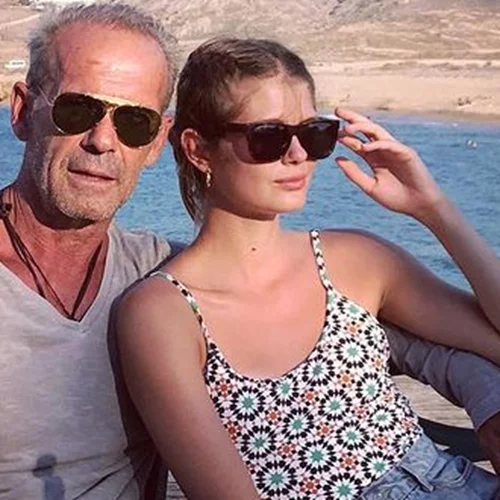 Οι άντρες της | Η Αμαλία Κωστοπούλου φωτογραφίζει τον σύντροφό της με τον Πέτρο Κωστόπουλο