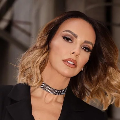 5 διάσημες Ελληνίδες συμφωνούν ότι αυτό είναι το πιο πολυτελές χρώμα νυχιών για το '24