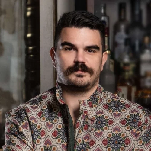 Τα gin & tonics του Βασίλη Κυρίτση