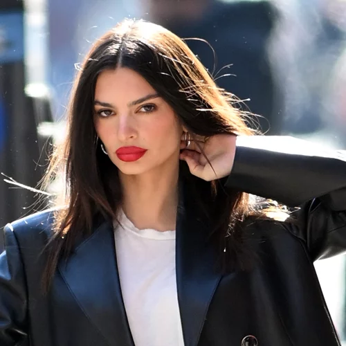 Αυτά είναι τα κόκκινα κραγιόν που κολακεύουν περισσότερο τις μελαχρινές