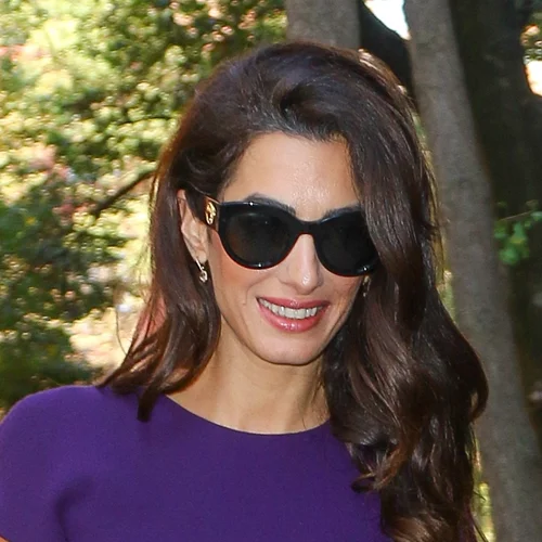 Amal Clooney | Το σέξι χτένισμά της κάνει ακόμα και τα πιο λεπτά μαλλιά να δείχνουν εξαιρετικά πλούσια