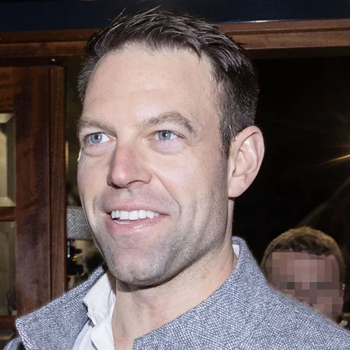 Αυτός είναι ο σωσίας του Στέφανου Κασσελάκη | Διάσημος ηθοποιός του Hollywood (και κούκλος)