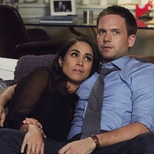 Patrick J Adams | Διέγραψε τις φωτογραφίες με τη Meghan Markle