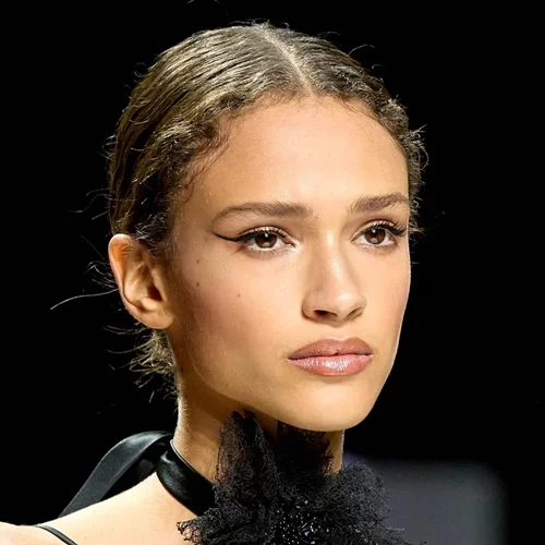 3 SOS skincare tips για την πιο λαμπερή επιδερμίδα φέτος στο ρεβεγιόν