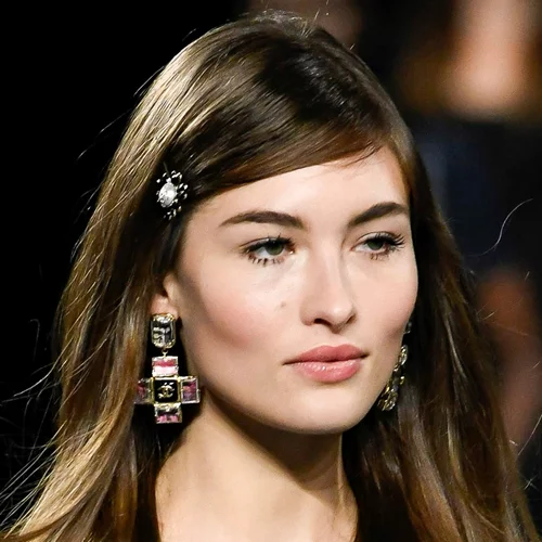 Λιπαρά μαλλιά | 3 pro tips για να διατηρήσεις φρέσκο το hair look σου όσο το δυνατόν περισσότερο