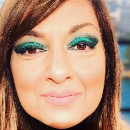 "Μην ξεχάσεις να βγεις γυμνή στη σκηνή να κάνουν όλοι εμετό" | Η επική απάντηση της Σοφίας Μουτίδου σε σχόλιο follower