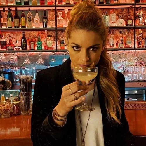 Γιούλικα Σκαφιδά | Η μεγάλη επιστροφή στο "Νησί" και η φωτογραφία από τα γυρίσματα