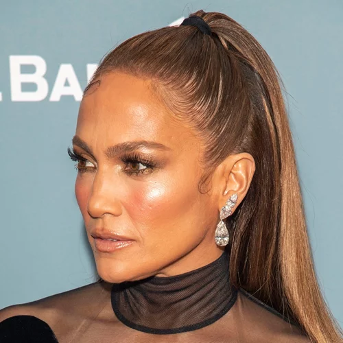 Rich Girl Mani | Αυτό είναι το πιο πολυτελές μανικιούρ της άνοιξης σύμφωνα με τη JLo