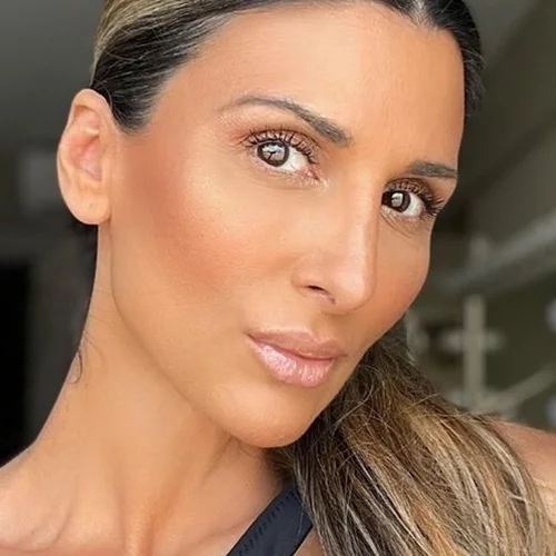 Η Ρούλα Σταματοπούλου έχει σώμα "φωτιά" | Ποζάρει με μπικίνι, τρεις μήνες μετά τη γέννηση του γιου της