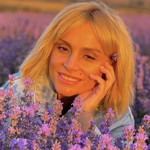 Στην παραλία, δίχως ίχνος μακιγιάζ | Η Ελεωνόρα Ζουγανέλη στην πιο ξέγνοιαστη φωτογραφία της