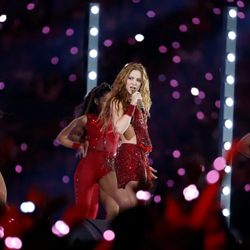 Shakira | Ποζάρει με τους δύο γιους της και μας δείχνει πόσο έχουν μεγαλώσει