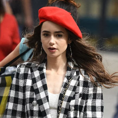 Emily in Paris | Αυτό είναι το item που φορά η πρωταγωνίστρια στον δεύτερο κύκλο της σειράς και θα το βρεις στο Zara