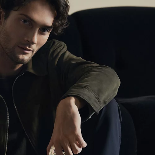 Το νέο, αντρικό (και άκρως) εθιστικό άρωμα της Massimo Dutti