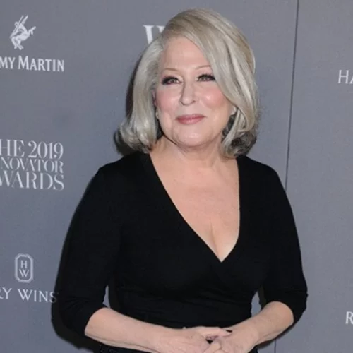 Η Bette Midler προτείνει στις γυναίκες στο Τέξας να απέχουν από το σεξ, εξαιτίας του νόμου για τις αμβλώσεις