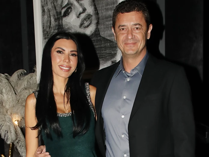 Αντώνης Σρόιτερ & Ιωάννα Μπούκη αγκαλιασμένοι στη βραδινή... | Celebrities  Ειδήσεις