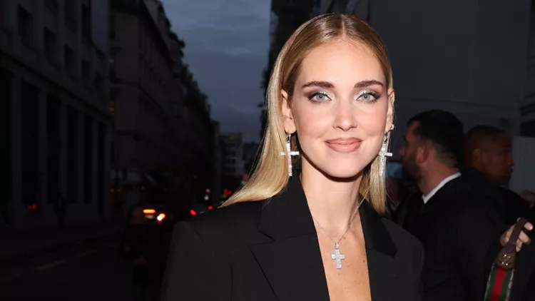 Η Chiara Ferragni φόρεσε τη μεγάλη τάση του φθινοπώρου με έναν κομψό τρόπο