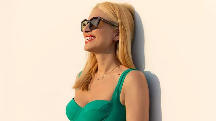 Η Μαρία Ηλιάκη προτείνει τον πιο stylish τρόπο για να φορέσεις ένα ριγέ top