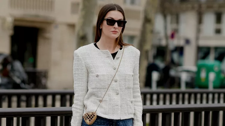 Πώς θα φορέσεις το λευκό viral σακάκι από τη Zara που έχει γίνει ανάρπαστο