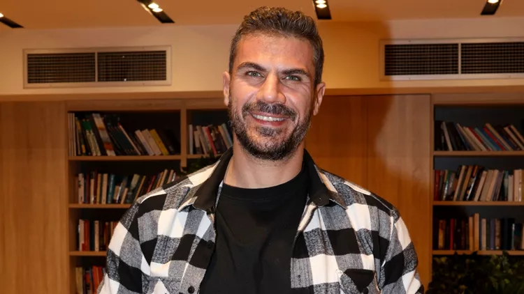 Άκης Πετρετζίκης