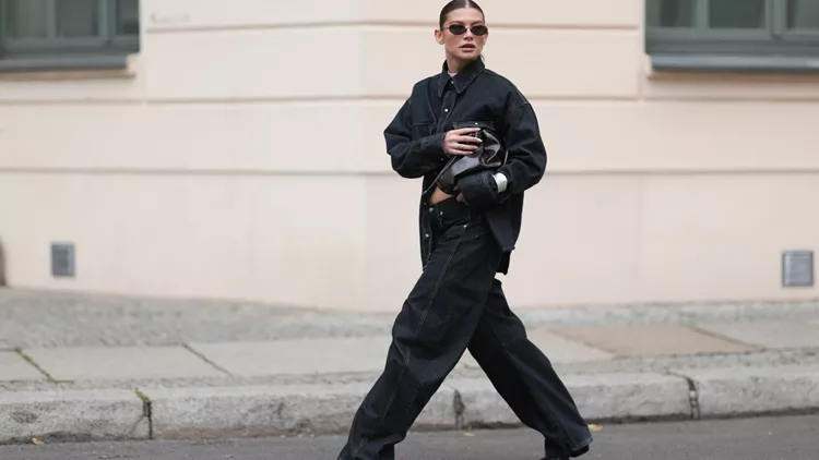 Baggy jeans: 5 τρόποι να τα φορέσεις με στιλ κάθε μέρα