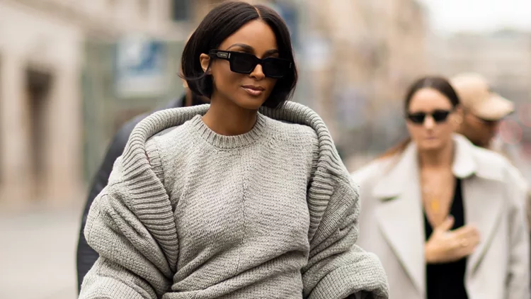 Τα 'quiet luxury' πουλόβερ που θα φοράς όλο τον χειμώνα