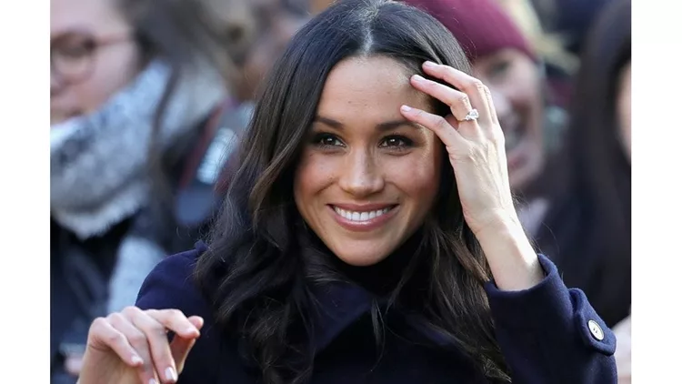 Η Meghan Markle με αξιοζήλευτο φόρεμα στο πιο stylish χρώμα του φετινού χειμώνα