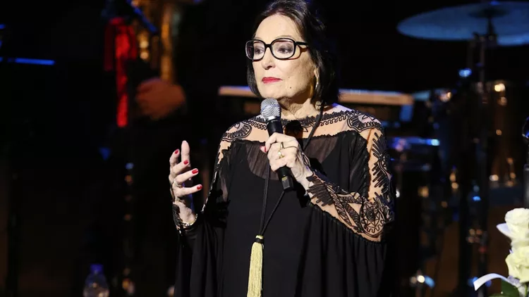 Νάνα Μούσχουρη