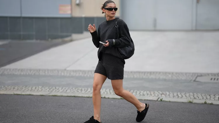 Καπιτονέ μίνι τσάντα Oysho: το must-have αξεσουάρ του χειμώνα 2025