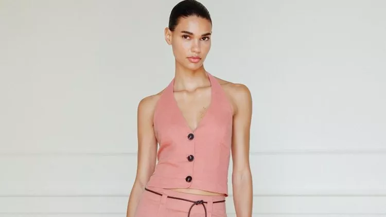 Το λινό co-set από τη Zara που θα φορέσεις με την επιστροφή σου στο γραφείο
