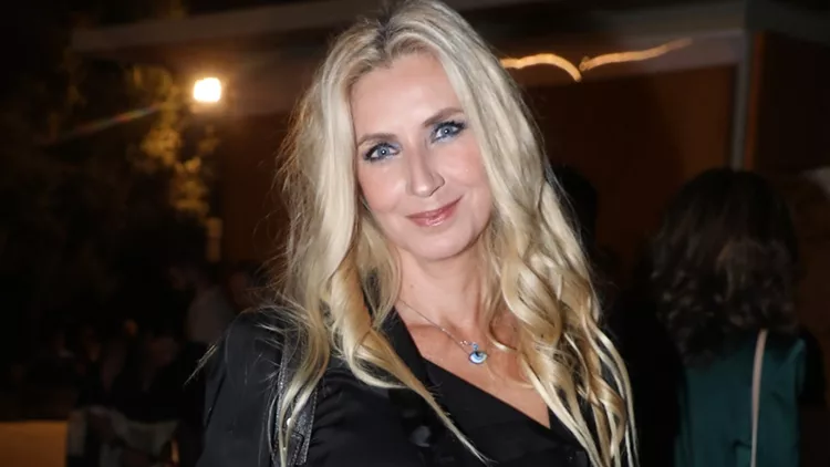 Λένα Αρώνη