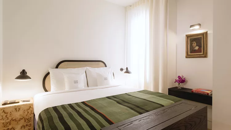 ATHENS CAPITAL SUITES