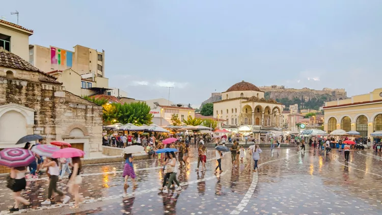 Μεγάλη Παρασκευή με βροχές, καταιγίδες και σκόνη - Η πρόγνωση έως την Τρίτη του Πάσχα