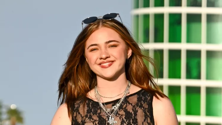 αντηλιακό με χρώμα