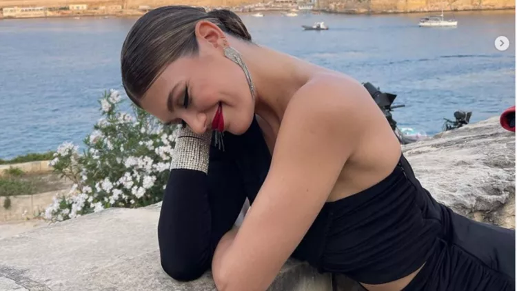 Κλέλια Ανδριολάτου | Ο έξυπνος τρόπος που υιοθέτησε την τάση του καλοκαιριού στο βραδινό look της