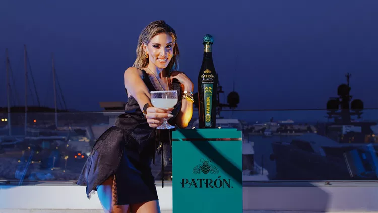 Αθηνά Οικονομάκου