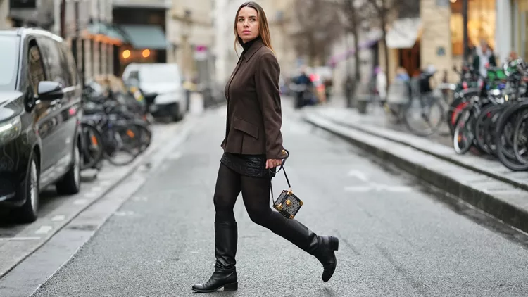 Οι μαύρες δερμάτινες μπότες από τη Zara που έχουν γίνει viral στα social media | Κοστίζουν 50 ευρώ