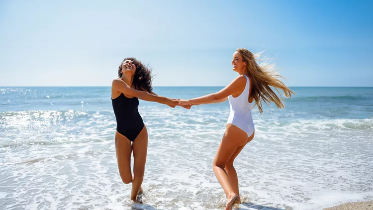 sea and friends