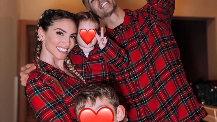 Η Αθηνά Οικονομάκου με τον Μπρούνο Τσερέλα και τα παιδιά της