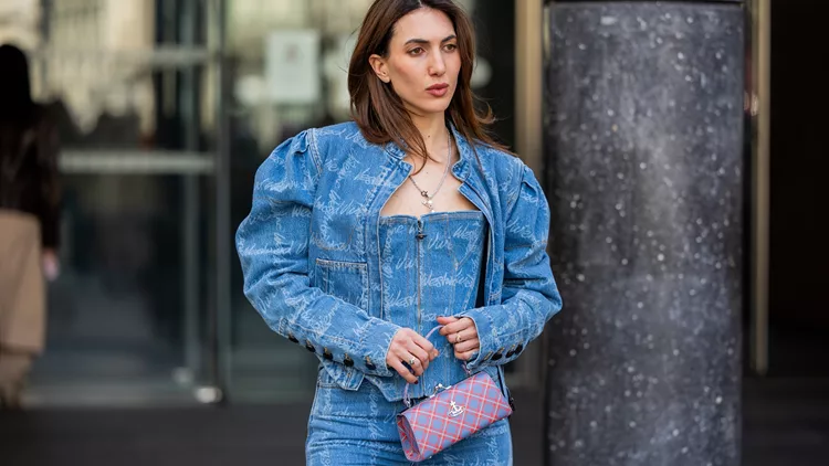 Οκτώ denim τζάκετ που ξεφεύγουν από το κλασικό σχέδιο