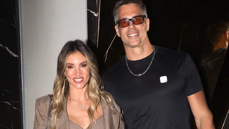 Η Αθηνά Οικονομάκου και ο Μπρούνο Τσερέλα (κεντρική)