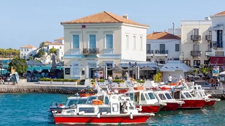 Σπέτσες