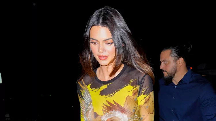 Kendall Jenner | Το πουλόβερ της είναι ακριβώς αυτό που θες να έχεις στην γκαρνταρόμπα σου