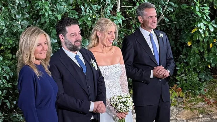 Ο γάμος της Εβίνας Γιακουμάτου με κουμπάρο τον Κυριάκο Μητσοτάκη