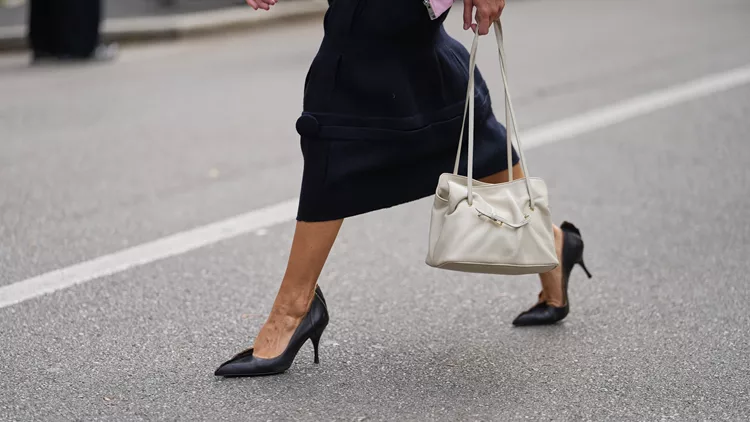 Δερμάτινες γόβες Massimo Dutti: το classy ζευγάρι που θα φορέσετε περισσότερο το 2026