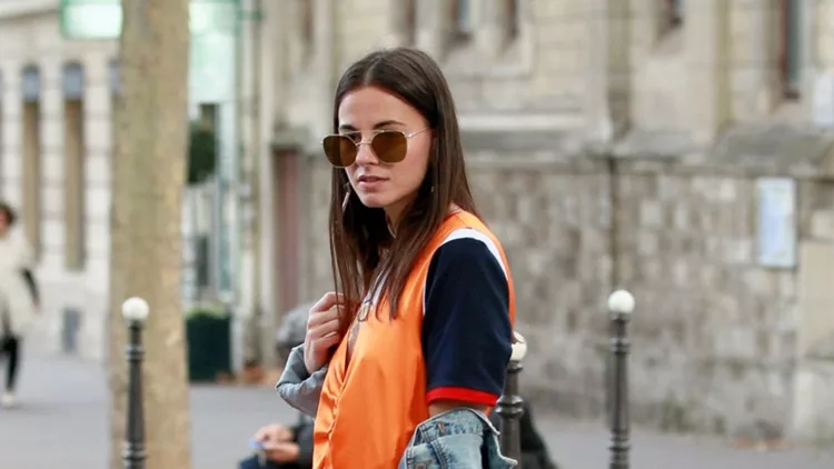Η fashion influencer ελληνικής καταγωγής παραδίδει μαθήματα κομψότητας και στιλ.