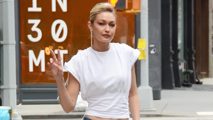 Trend Alert | Η Gigi Hadid φόρεσε ήδη το it κραγιόν της άνοιξης