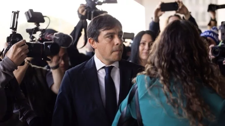 γιατρος perry