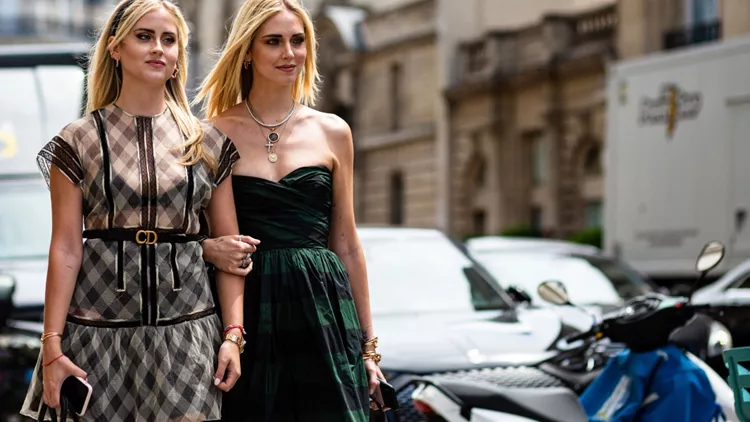 Τα μίνι φορέματα από τα Zara που θα διευκολύνουν την καθημερινότητα σου κατά τη διάρκεια του καύσωνα